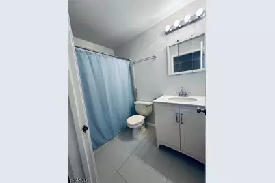 231 McAuliffe Ct, Franklin Township, NJ 08873 - Photo 11
