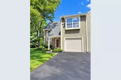 231 McAuliffe Ct, Franklin Township, NJ 08873 - Photo 1