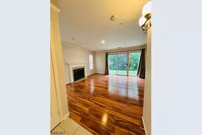 231 McAuliffe Ct, Franklin Township, NJ 08873 - Photo 5