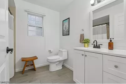 2402 Hamlette Pl, Scotch Plains Township, NJ 07076 - Photo 25