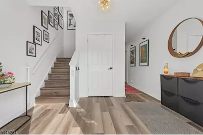 2402 Hamlette Pl, Scotch Plains Township, NJ 07076 - Photo 5