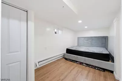 183 Graham Ave, Paterson, NJ 07508 - Photo 23