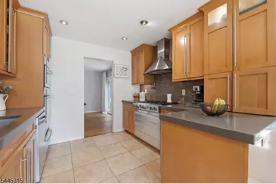 8 N Bayard Ln, Mahwah, NJ 07430 - Photo 11