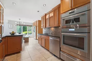 8 N Bayard Ln, Mahwah, NJ 07430 - Photo 15