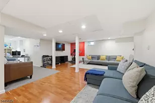 8 N Bayard Ln, Mahwah, NJ 07430 - Photo 35