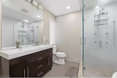 8 N Bayard Ln, Mahwah, NJ 07430 - Photo 29