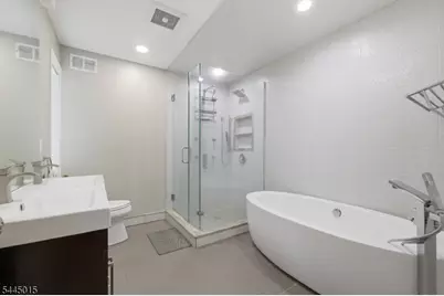 8 N Bayard Ln, Mahwah, NJ 07430 - Photo 27