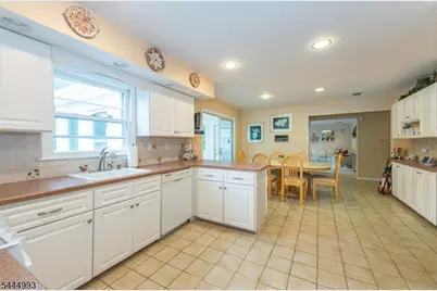 34 Parkview Dr, Roxbury Township, NJ 07876 - Photo 9