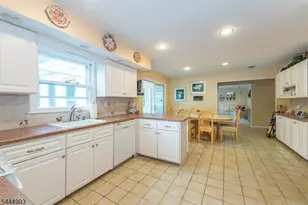 34 Parkview Dr, Roxbury Township, NJ 07876 - Photo 9