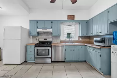 4 Park Heights Ave, Dover, NJ 07801 - Photo 3