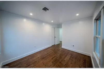 51 Greenwich Dr, Bergenfield, NJ 07621 - Photo 15