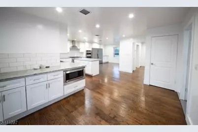 51 Greenwich Dr, Bergenfield, NJ 07621 - Photo 3