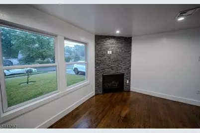 51 Greenwich Dr, Bergenfield, NJ 07621 - Photo 11
