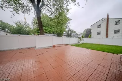 51 Greenwich Dr, Bergenfield, NJ 07621 - Photo 29