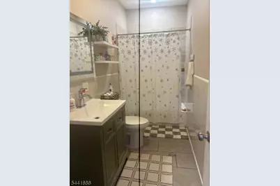 637-639 Parker St #2, Newark, NJ 07104 - Photo 5