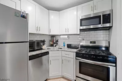 285 Aycrigg Ave, Passaic, NJ 07055 - Photo 9