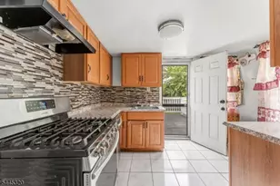 971 Grove St, Irvington, NJ 07111 - Photo 5