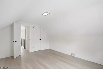 421 1st St, Middlesex, NJ 08846 - Photo 17