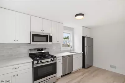 421 1st St, Middlesex, NJ 08846 - Photo 9