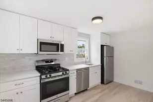 421 1st St, Middlesex, NJ 08846 - Photo 9