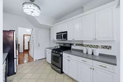 56 Essex Ave, Maplewood, NJ 07040 - Photo 9