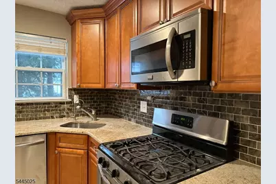 1047 Cambridge Court #1047, Mahwah, NJ 07430 - Photo 9