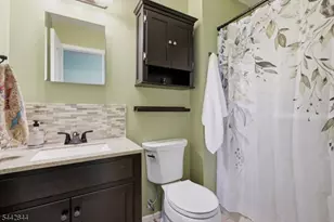 138 Sunnyvale Ct, Franklin Township, NJ 08873 - Photo 15