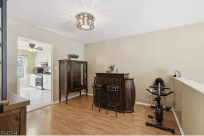 138 Sunnyvale Ct, Franklin Township, NJ 08873 - Photo 5