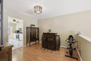 138 Sunnyvale Ct, Franklin Township, NJ 08873 - Photo 5