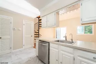 1 Red Lodge Dr, Vernon, NJ 07462 - Photo 5