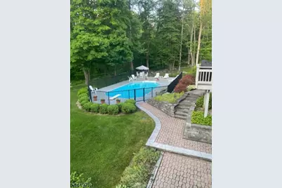 31 Stratfordshire Dr, Vernon, NJ 07461 - Photo 3