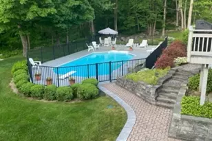 31 Stratfordshire Dr, Vernon, NJ 07461 - Photo 3