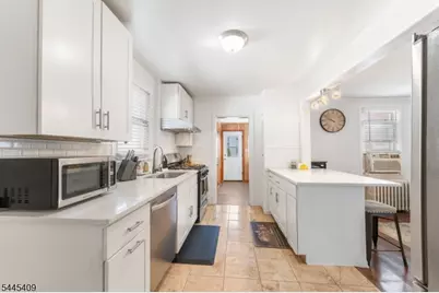 32 Arlington Blvd, North Arlington, NJ 07031 - Photo 9