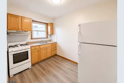 40 Stuyvesant Ave #4, Lyndhurst Township, NJ 07071 - Photo 11