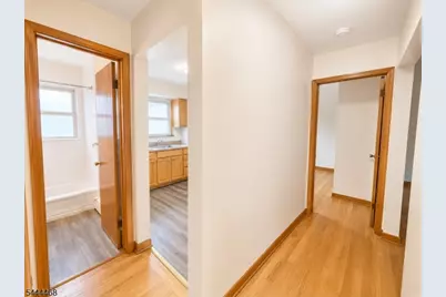 40 Stuyvesant Ave #4, Lyndhurst Township, NJ 07071 - Photo 5