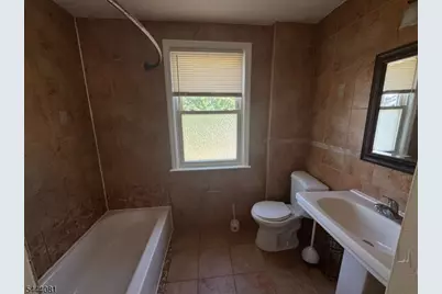 351 Ogden St, Orange, NJ 07050 - Photo 5