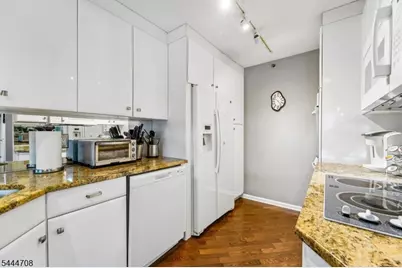 10 Smith Manor Blvd #424, West Orange Township, NJ 07052 - Photo 11