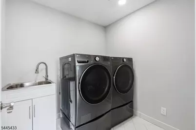 311 Martin Rd, Union Township, NJ 07083 - Photo 27