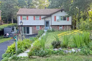35 Lakeview Rd, Ringwood, NJ 07456 - Photo 1