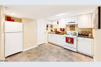 2117 Briarwood Ln, Union Township, NJ 07083 - Photo 11