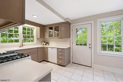 86 Washington St, Rocky Hill, NJ 08553 - Photo 19