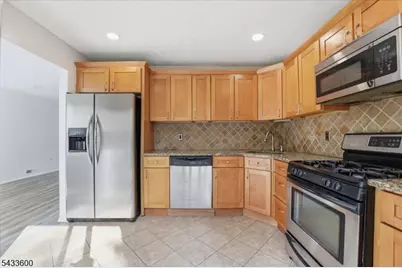 2 Veros Ln, Franklin Township, NJ 08823 - Photo 11