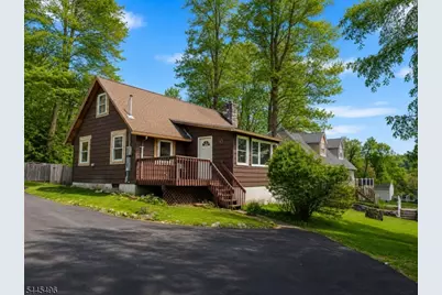 18 Wallkill Dr, Vernon, NJ 07461 - Photo 1