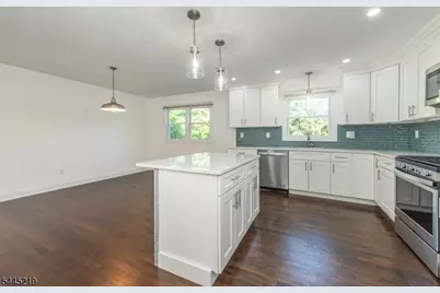 39 Park Ter #39, Caldwell, NJ 07006 - Photo 7
