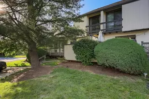 288 Crabtree Ct, Bernards Township, NJ 07920 - Photo 3