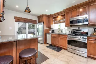 245 Crabtree Ct, Bernards Township, NJ 07920 - Photo 3