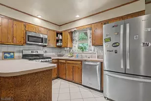 3 Darwin Rd, Franklin Township, NJ 08873 - Photo 9