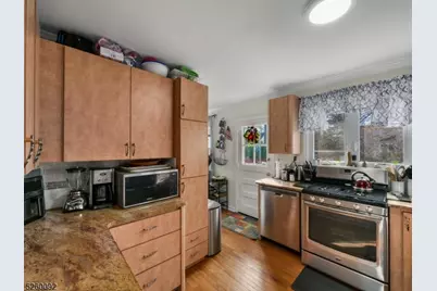 135 Hawthorne Ave, Springfield, NJ 07081 - Photo 9