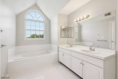 43 Hancock Dr, Morris Township, NJ 07960 - Photo 19