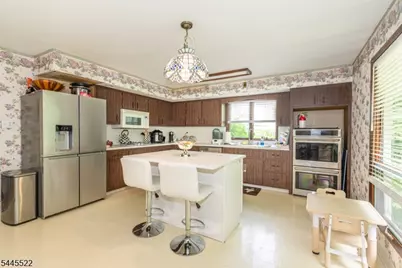319 Winifred Dr, Totowa, NJ 07512 - Photo 9
